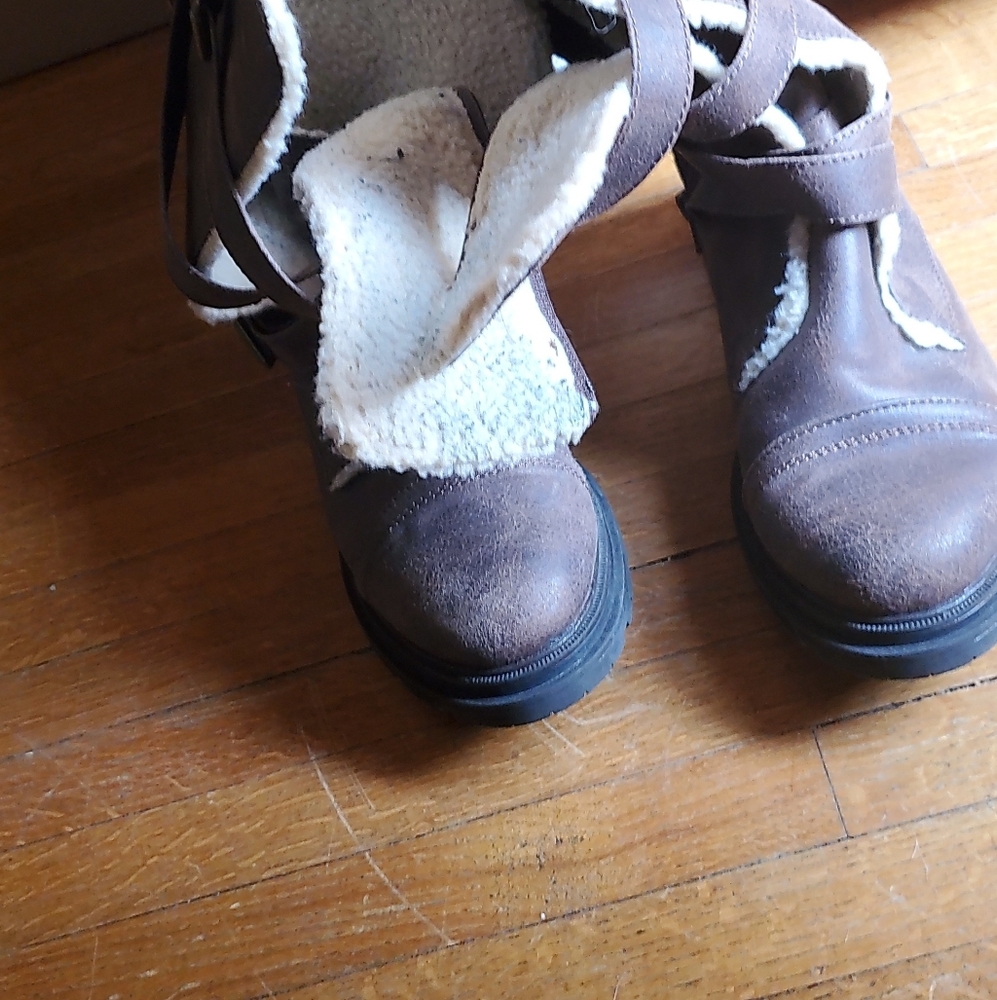 Rocket dog boots